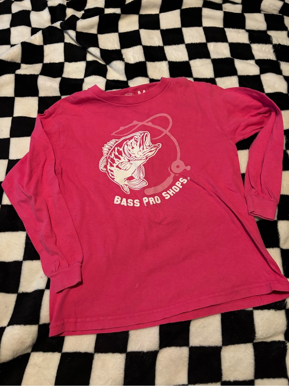 Size medium hot pink bass pro shirt